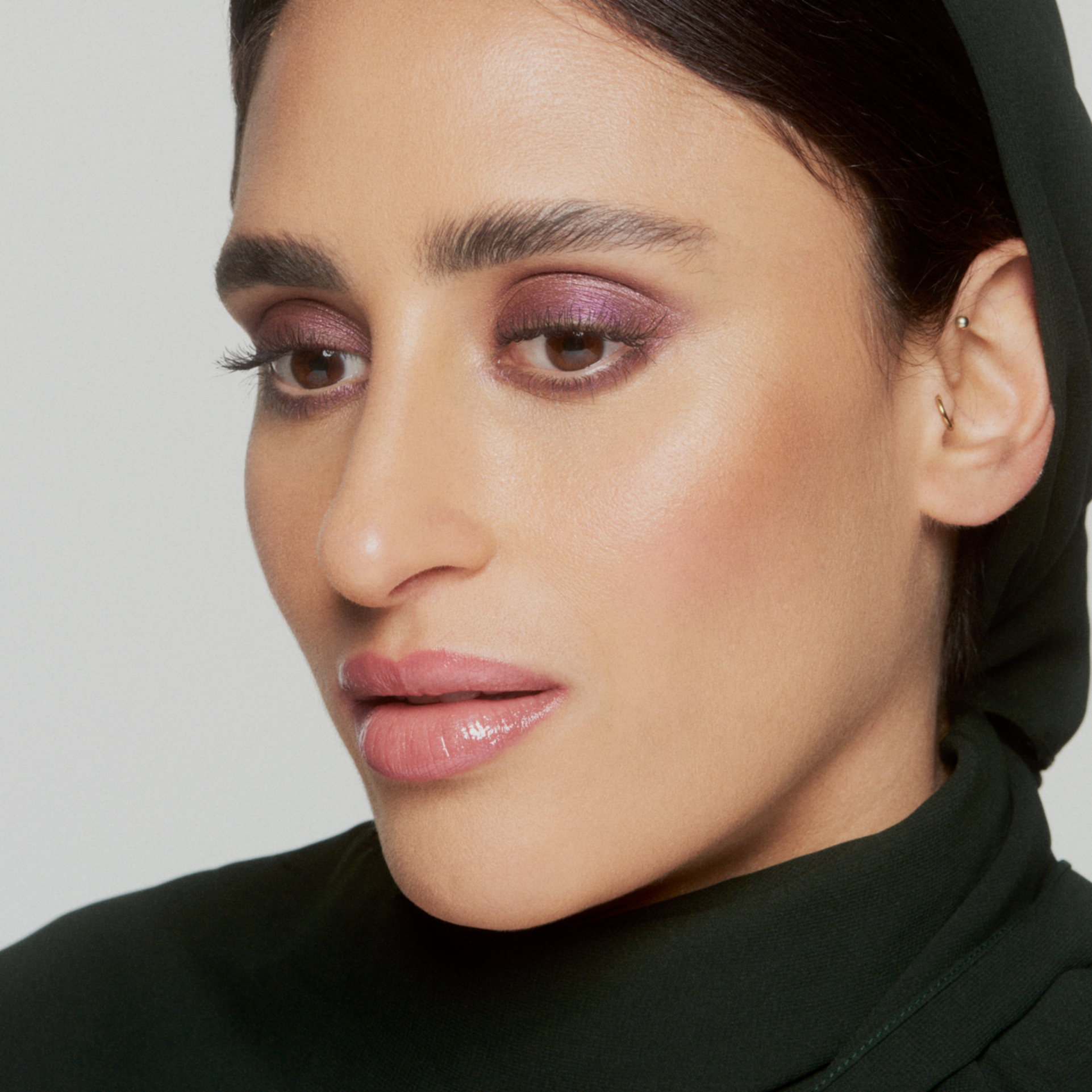 Bold, bronzed eyes